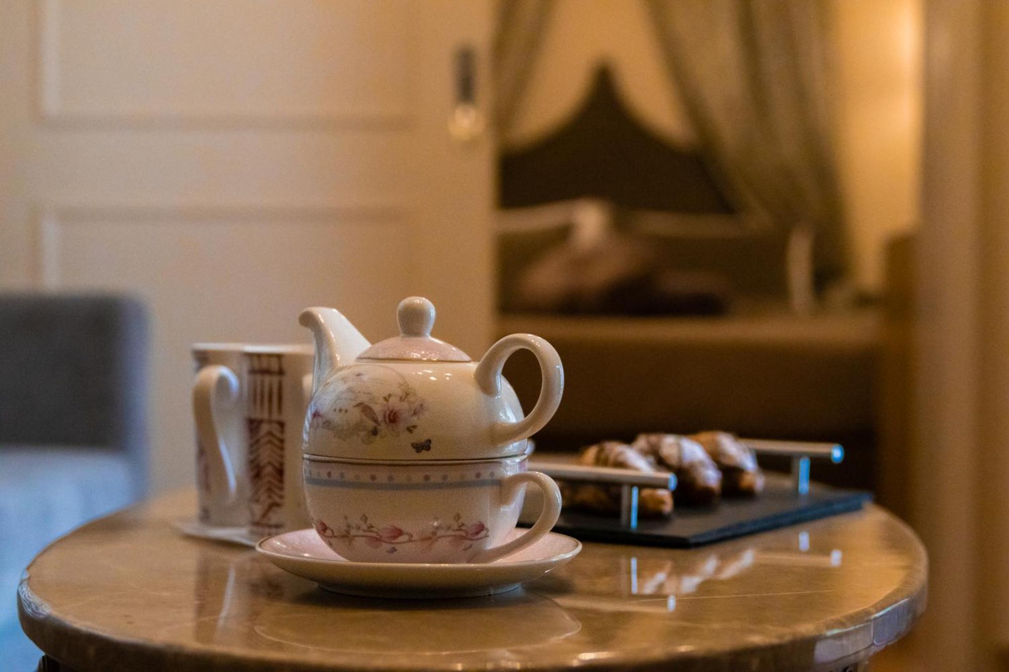 April Luxury Suites (Adults Only) Rhodes City الغرفة الصورة