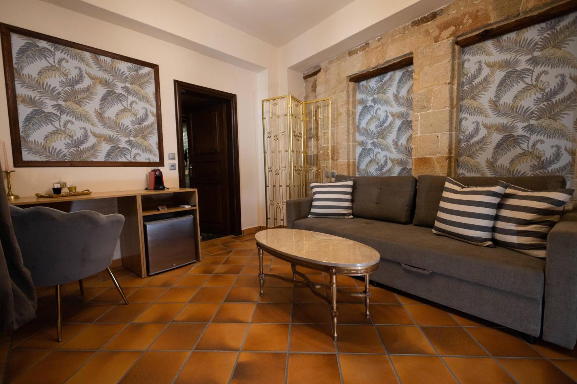 April Luxury Suites (Adults Only) Rhodes City الغرفة الصورة